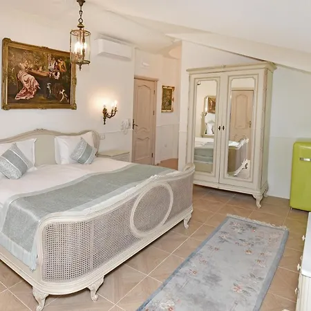 Royal 3* Varna