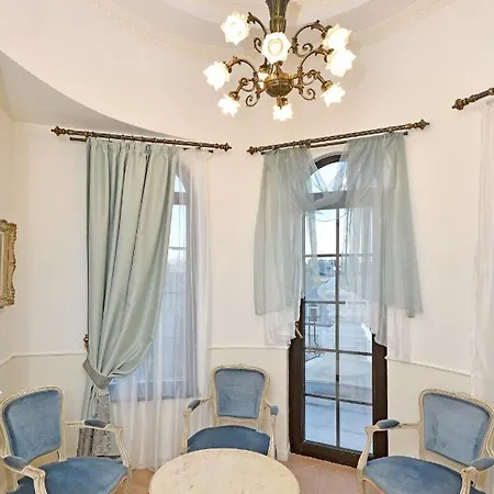 Royal فندق فارنا