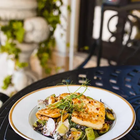 Royal فندق فارنا