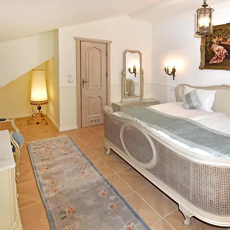 Royal فندق فارنا