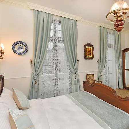 Royal فندق فارنا