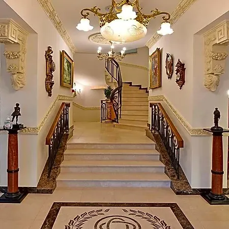 Royal 3* فارنا